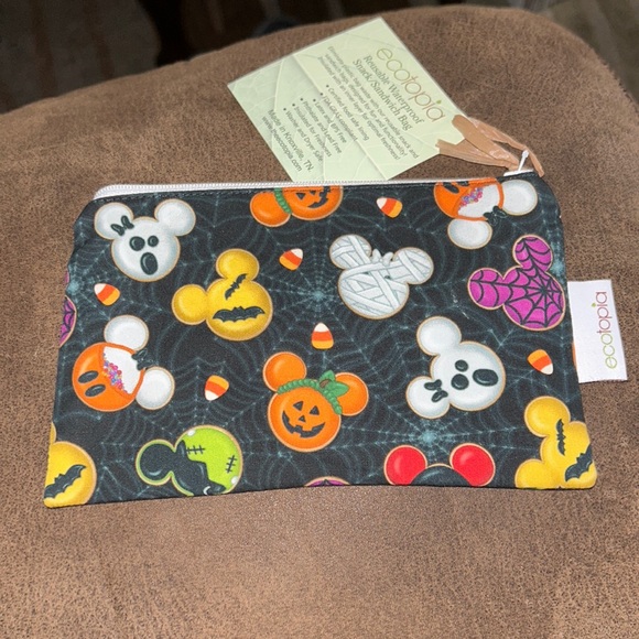 Disney Handbags - NWT Reusable food bag- Disney Halloween theme